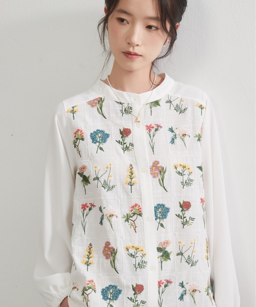 On One's Own(オンワンズオン)の「On One's Own フローラルガーデン花柄刺繍長袖ブラウス(シャツ/ブラウス・レディース・ホワイト・M/L)」の8枚目の写真