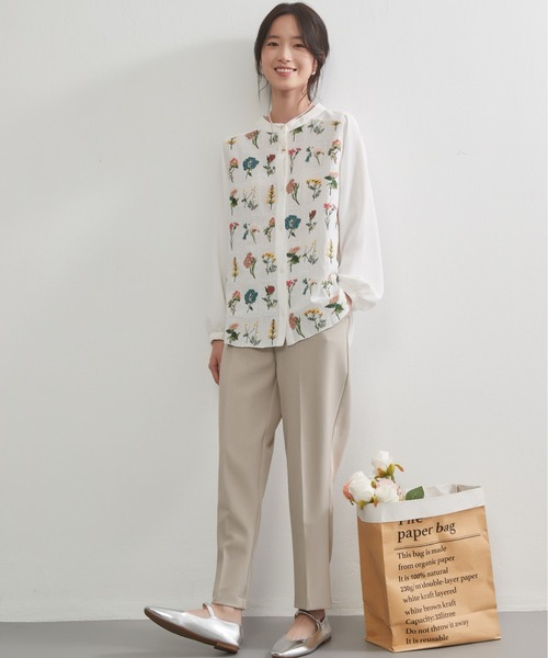 On One's Own(オンワンズオン)の「On One's Own フローラルガーデン花柄刺繍長袖ブラウス(シャツ/ブラウス・レディース・ホワイト・M/L)」の17枚目の写真
