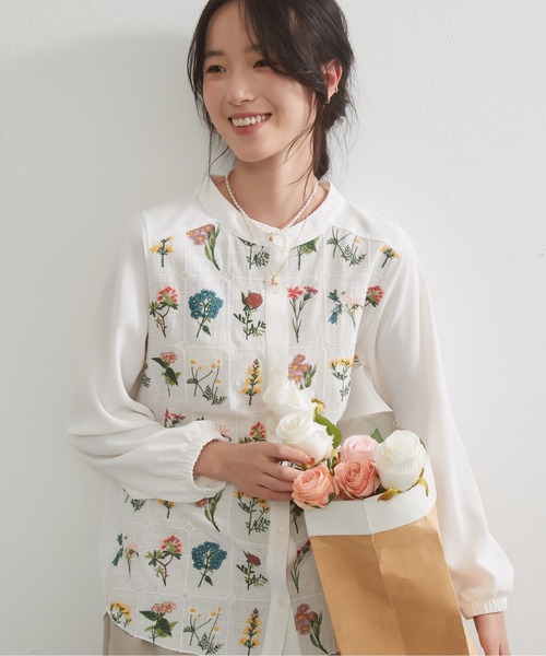 カッスルクームガーデン　コットンハウスアヤ　花柄刺繍長袖ブラウス　ボルドー　М コットンハウスアヤ カッスルクームガーデン 花柄 刺繍ブラウス