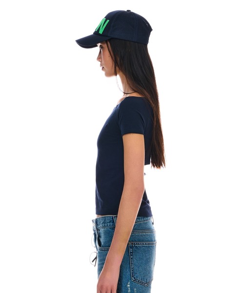 BEEDEN（ビーデン）の「OFF SHOULDER FIT TEE（Tシャツ/カットソー・レディース・カーキ/ネイビー/ホワイト・FREE）」の5枚目の写真