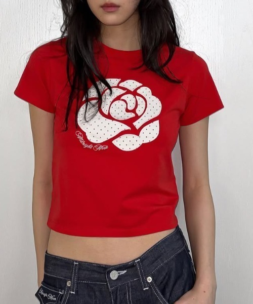 Midnight Move（ミッドナイトムーブ）の「A'GEM/9 × .kom 『MIDNIGHT MOVE/ミッドナイトムーブ』 DOT ROSE T-SHIRT/ドット ローズ半袖Tシャツ（Tシャツ/カットソー・レディース・ホワイト/ブラック/レッド・FREE）」の3枚目の写真