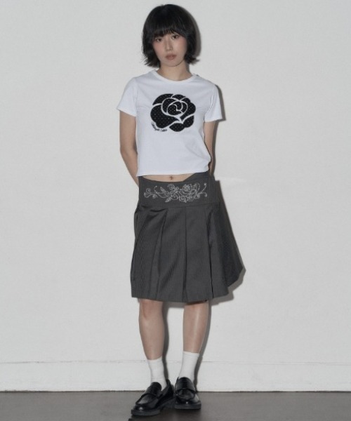 Midnight Move（ミッドナイトムーブ）の「A'GEM/9 × .kom 『MIDNIGHT MOVE/ミッドナイトムーブ』 DOT ROSE T-SHIRT/ドット ローズ半袖Tシャツ（Tシャツ/カットソー・レディース・ホワイト/ブラック/レッド・FREE）」の9枚目の写真