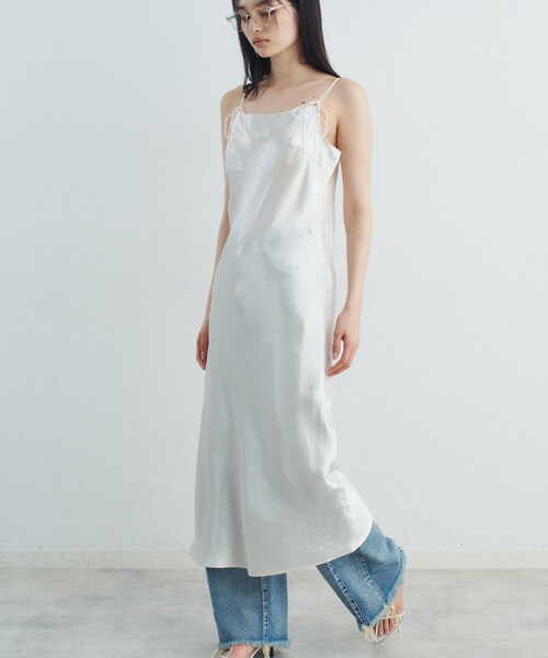 CODE A(コードエー)の「ribbon cami dress(ワンピース・レディース・ブラック/ホワイト/ライトグレー・00)」の2枚目の写真