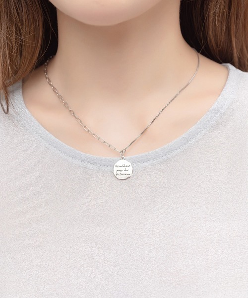 DAY CLOSET(デイ クローゼット)の「レディース 煌めきで表情変わるラメニットシアートップス(シャツ/ブラウス・レディース・ブラック/シルバー・M/L)」の15枚目の写真