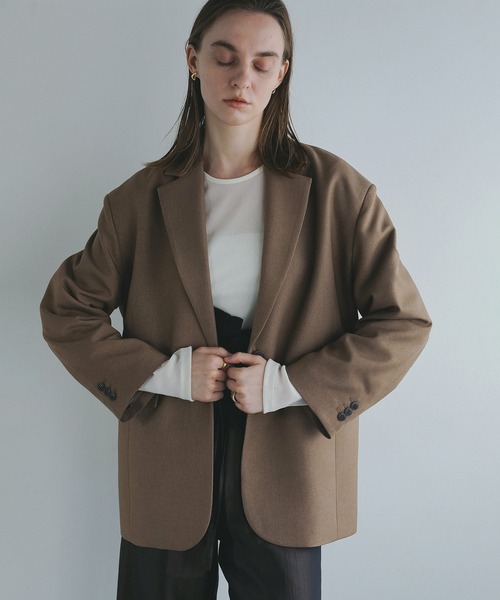 MANOF（マノフ）の「PEARL BELT JACKET（テーラードジャケット・レディース・キャメル/ミント/チャコールグレー・S/M）」の4枚目の写真