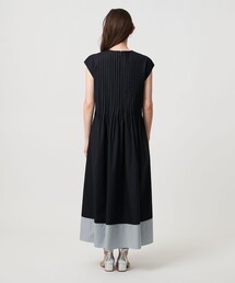 【新品】ユナイテッドアローズ コットンシルクタックワンピース ティアード　M UNITED ARROWS（ユナイテッドアローズ）の「コットンシルク シルキー