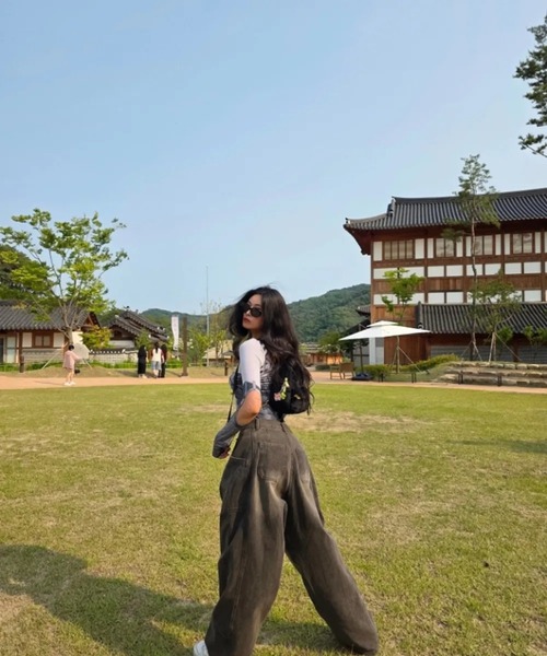 Vini（ヴィニ）の「【Vini】コンストラクションワイドデニムパンツ（デニムパンツ・メンズ・ブラック系その他/ブルー系その他・X-LARGE/LARGE/MEDIUM）」の12枚目の写真