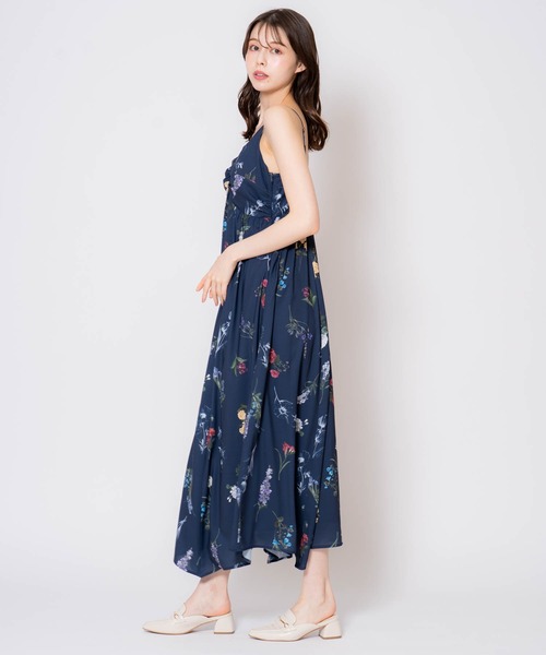 NOELA(ノエラ)の「【15周年】ボタニカルツイストキャミワンピース(ワンピース・レディース・ラベンダー/ネイビー/オフホワイト・S/M)」の16枚目の写真