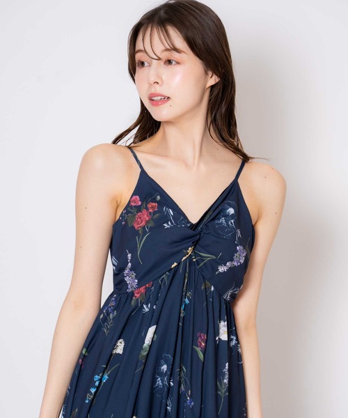 NOELA(ノエラ)の「【15周年】ボタニカルツイストキャミワンピース(ワンピース・レディース・ラベンダー/ネイビー/オフホワイト・S/M)」の14枚目の写真