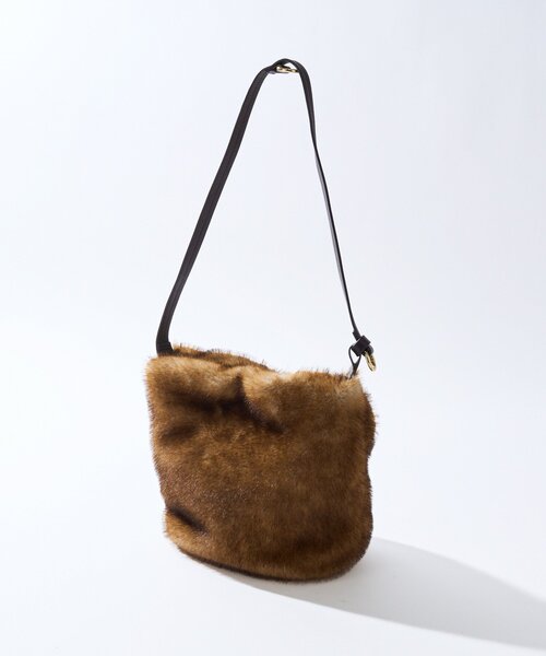 RIVE DROITE（リヴドロワ）の「【シーズンムード高まる】フェイクファーバケット2WAYバッグ（ハンドバッグ・レディース・ダークブラウン/キャメル・FREE）」の19枚目の写真