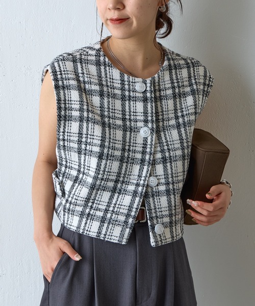 COLONY 2139(コロニートゥーワンスリーナイン)の「ツイードクロップドジレ(ベスト・レディース・ホワイト/ブラック・FREE)」の2枚目の写真