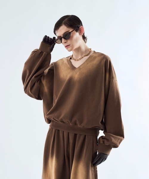 seyto(セイト)の「Bleach-fade V-neck sweat top ブリーチフェードVネックスウェットトップス(スウェット・メンズ・マスタード/ブラウン/ブラック/ブルー・3/2)」の9枚目の写真
