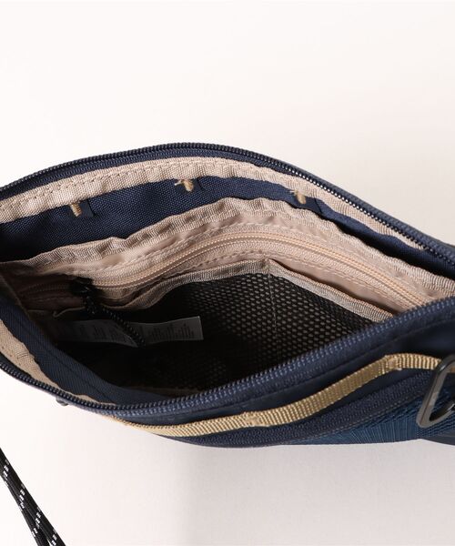 ELLIKER（エリカー）の「【ELLIKER / エリカー】Caley Sacoche Bag 1L / サコッシュバッグ（ショルダーバッグ・レディース・パープル/ネイビー/ブラック/カーキ/ブルー/ベージュ/レモンイエロー/サンドベージュ・FREE）」の10枚目の写真