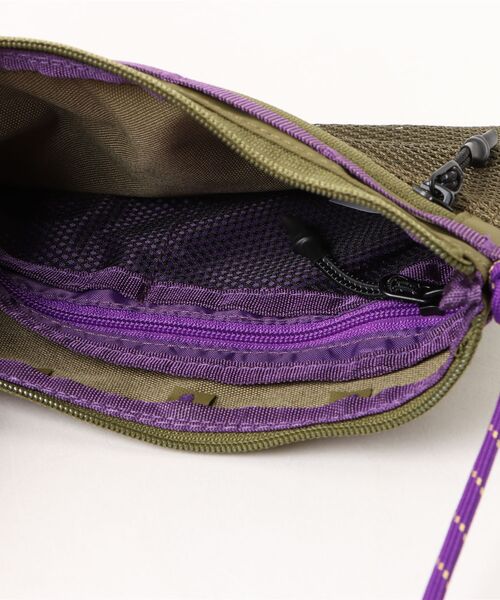 ELLIKER（エリカー）の「【ELLIKER / エリカー】Caley Sacoche Bag 1L / サコッシュバッグ（ショルダーバッグ・レディース・パープル/ネイビー/ブラック/カーキ/ブルー/ベージュ/レモンイエロー/サンドベージュ・FREE）」の15枚目の写真