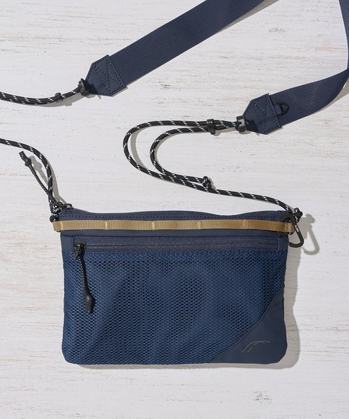 ELLIKER（エリカー）の「【ELLIKER / エリカー】Caley Sacoche Bag 1L / サコッシュバッグ（ショルダーバッグ・レディース・パープル/ネイビー/ブラック/カーキ/ブルー/ベージュ/レモンイエロー/サンドベージュ・FREE）」の17枚目の写真