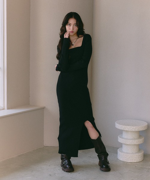 BLONDEY(ブロンディ)の「バックリボンスリットニットワンピース(ワンピース・レディース・ブラック/アイボリー・FREE)」の2枚目の写真