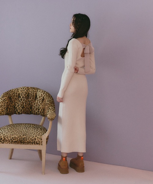 BLONDEY(ブロンディ)の「バックリボンスリットニットワンピース(ワンピース・レディース・ブラック/アイボリー・FREE)」の8枚目の写真