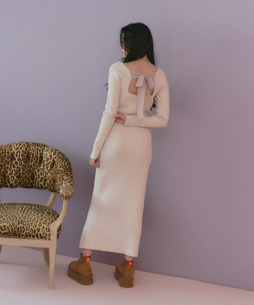 BLONDEY(ブロンディ)の「バックリボンスリットニットワンピース(ワンピース・レディース・ブラック/アイボリー・FREE)」の9枚目の写真