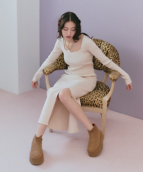 BLONDEY(ブロンディ)の「バックリボンスリットニットワンピース(ワンピース・レディース・ブラック/アイボリー・FREE)」の11枚目の写真