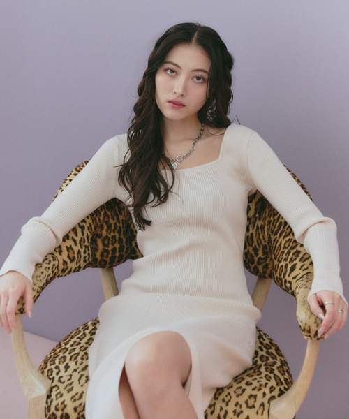 BLONDEY(ブロンディ)の「バックリボンスリットニットワンピース(ワンピース・レディース・ブラック/アイボリー・FREE)」の12枚目の写真