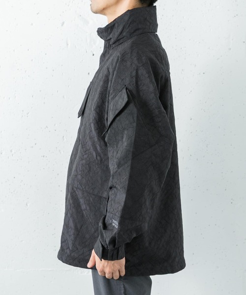 URBAN RESEARCH(アーバンリサーチ)の「『別注』TOYOTA UPCYCLE×UR AIRBAG EX WEATHER JACKET(その他アウター・メンズ・ライトカーキ/ブラック・MEDIUM/LARGE)」の4枚目の写真