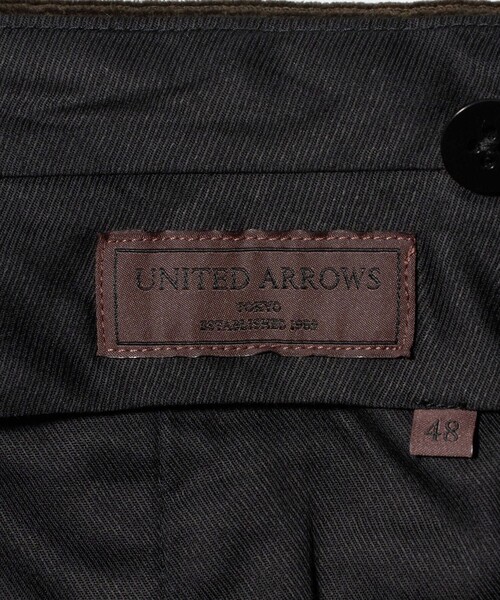 UNITED ARROWS（ユナイテッドアローズ）の「VISCONTI コーデュロイ 1プリーツ パンツ R-MODEL（スラックス・メンズ・オリーブ・50/46/48/54/44/52）」の3枚目の写真