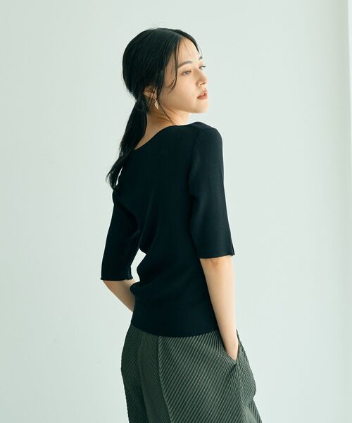 YECCA VECCA（イェッカヴェッカ）の「5分袖リブニット（ニット/セーター・レディース・ブラック/ベージュ/ブラウン・FREE）」の5枚目の写真