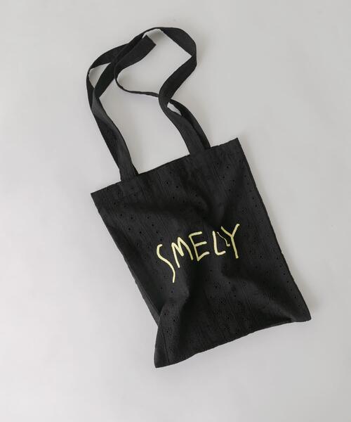 SMELLY（スメリー）の「プリントトートバッグS（トートバッグ・レディース・ブラック/イエロー系その他/ブルー系その他/ベージュ系その他/ホワイト系その他・SMALL）」の3枚目の写真
