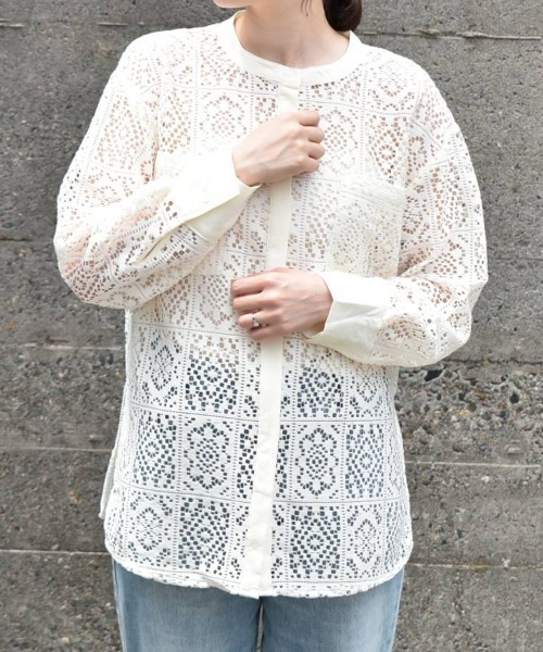Bleu Bleuet(ブルーブルーエ)の「【ZOZO限定】レーススタンドシャツ(シャツ/ブラウス・レディース・ブラック/オフホワイト・FREE)」の2枚目の写真