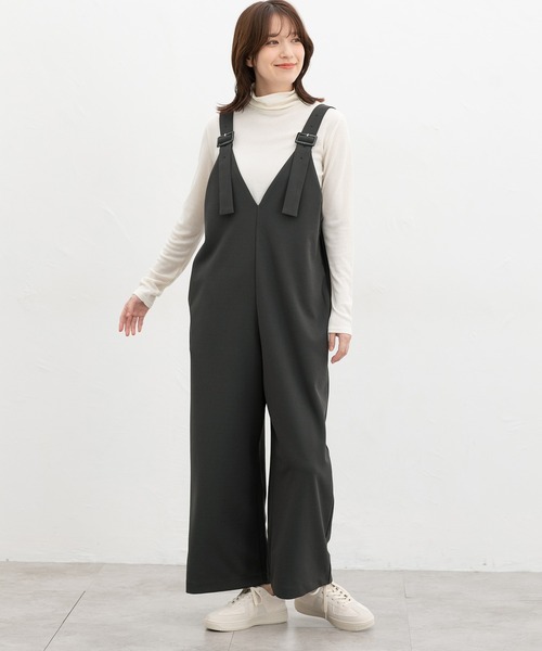 Honeys（ハニーズ）の「【イージーケア】Ｖネックオールインワン（サロペット/オーバーオール・レディース・ダークベージュ/ブラック/チャコール・M/LL/L/S）」の3枚目の写真