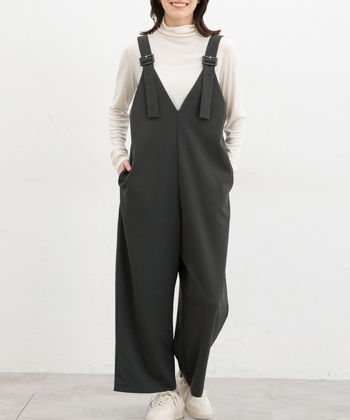 Honeys（ハニーズ）の「【イージーケア】Ｖネックオールインワン（サロペット/オーバーオール・レディース・ダークベージュ/ブラック/チャコール・M/LL/L/S）」の9枚目の写真
