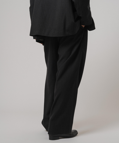 EDIFICE（エディフィス）の「ETS.MATERIAUX(マテリオ) ウール/シルク ファーマートラウザー（スラックス・メンズ・ブラック・3/2）」の6枚目の写真