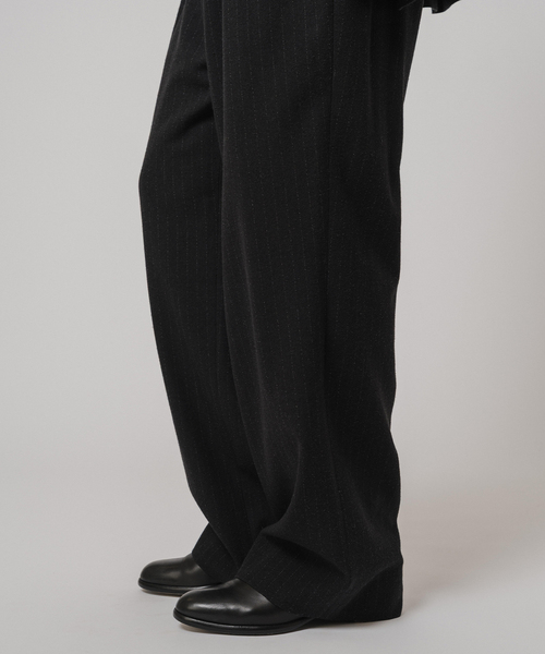 EDIFICE（エディフィス）の「ETS.MATERIAUX(マテリオ) ウール/シルク ファーマートラウザー（スラックス・メンズ・ブラック・3/2）」の8枚目の写真