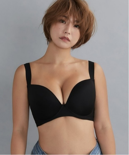 Nissen glamor(ニッセングラマー)の「【大きい胸】シームレス ブラジャー ふにゃんとfit 脇高(D70~F80)(ブラジャー・レディース・ベージュ/ブラック・D70/D75/D80/E75/E80/F75/F80/F70/E70)」の2枚目の写真