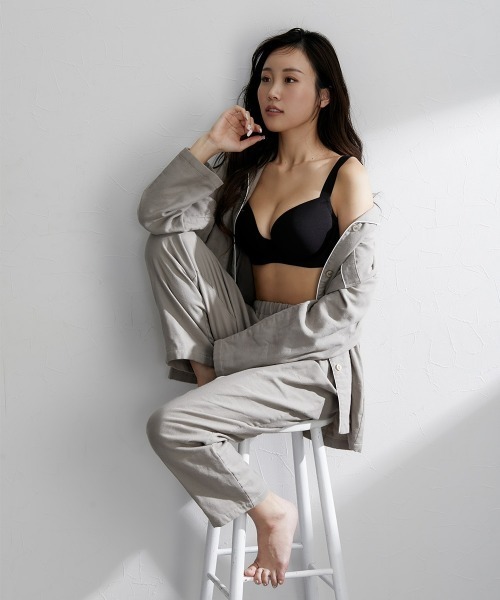 Nissen glamor(ニッセングラマー)の「【大きい胸】シームレス ブラジャー ふにゃんとfit 脇高(D70~F80)(ブラジャー・レディース・ベージュ/ブラック・D70/D75/D80/E75/E80/F75/F80/F70/E70)」の15枚目の写真