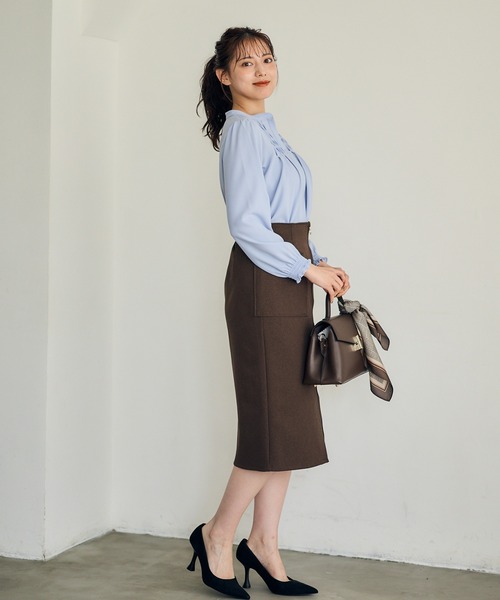 12Twelve Agenda（トゥエルブ　アジェンダ）の「ハンドタックキーネック長袖ブラウス（シャツ/ブラウス・レディース・ネイビー/サックスブルー/オフホワイト・M）」の6枚目の写真