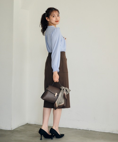 12Twelve Agenda（トゥエルブ　アジェンダ）の「ハンドタックキーネック長袖ブラウス（シャツ/ブラウス・レディース・ネイビー/サックスブルー/オフホワイト・M）」の5枚目の写真