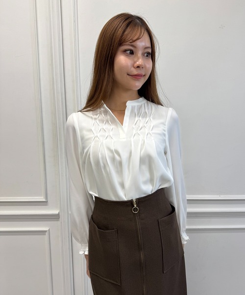 12Twelve Agenda（トゥエルブ　アジェンダ）の「ハンドタックキーネック長袖ブラウス（シャツ/ブラウス・レディース・ネイビー/サックスブルー/オフホワイト・M）」の13枚目の写真