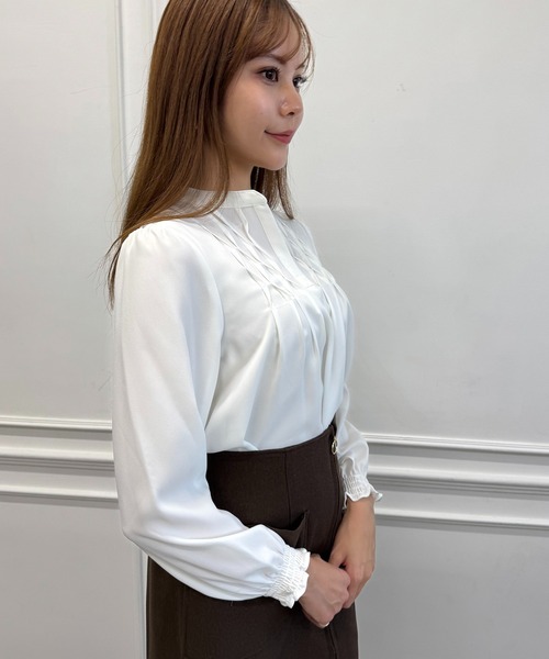 12Twelve Agenda（トゥエルブ　アジェンダ）の「ハンドタックキーネック長袖ブラウス（シャツ/ブラウス・レディース・ネイビー/サックスブルー/オフホワイト・M）」の14枚目の写真
