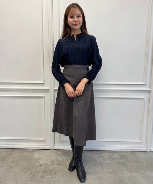 12Twelve Agenda（トゥエルブ　アジェンダ）の「ハンドタックキーネック長袖ブラウス（シャツ/ブラウス・レディース・ネイビー/サックスブルー/オフホワイト・M）」の16枚目の写真