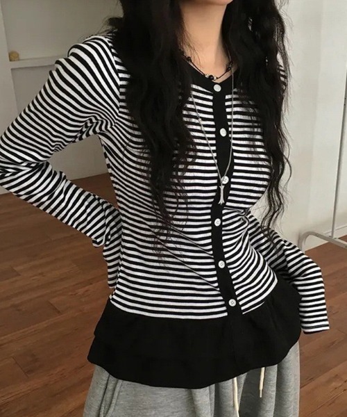 almo(アルモ)の「【LAMPOON】フリルウエストボーダーカーディガン(カーディガン/ボレロ・レディース・ライトグレー/ダークグレー/ホワイト・LARGE/MEDIUM/SMALL)」の1枚目の写真