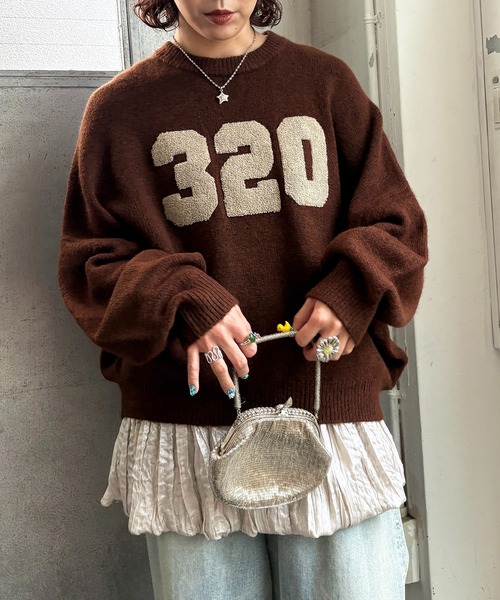 DOUBLE NAME（ダブルネーム）の「さがらワッペンロゴニットプルオーバー（ニット/セーター・レディース・グレー/オフホワイト/ブラウン・FREE）」の9枚目の写真