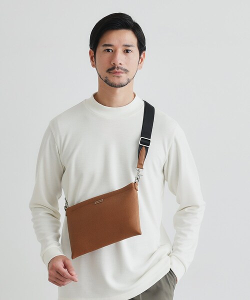 TAKEO KIKUCHI(タケオキクチ)の「PUボンディングミニショルダー(ショルダーバッグ・メンズ・ブラック/ブルー系その他/ダークオレンジ・00)」の19枚目の写真