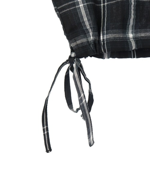 ANAP kids（アナップキッズ）の「サイド シャーリング チェックシャツ【ジュニアお揃い】（シャツ/ブラウス・キッズ・ベージュ/ブラウン/ブラック・110/130/120）」の4枚目の写真