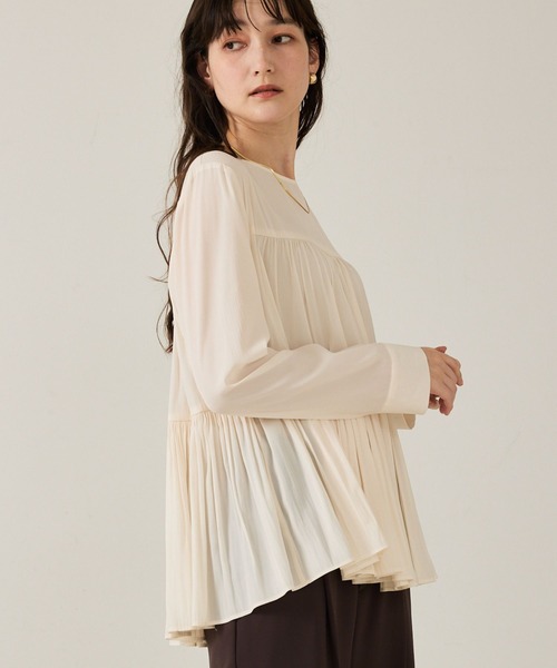 qualite（カリテ）の「エアーフローティアードブラウス/秋服/冬服/オフィスカジュアル（シャツ/ブラウス・レディース・ブラック/オフホワイト・フリー）」の2枚目の写真