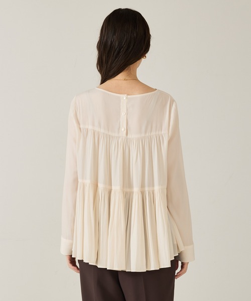 qualite（カリテ）の「エアーフローティアードブラウス/秋服/冬服/オフィスカジュアル（シャツ/ブラウス・レディース・ブラック/オフホワイト・フリー）」の11枚目の写真