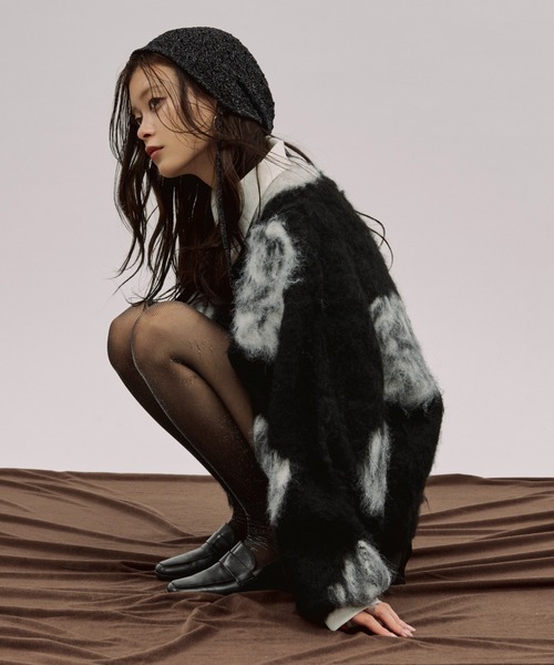 Ezick（エジック）の「rose mix shaggy knit スタッズツキフラワーシャギーニット（ニット/セーター・レディース・ブラック/パープル・FREE）」の15枚目の写真