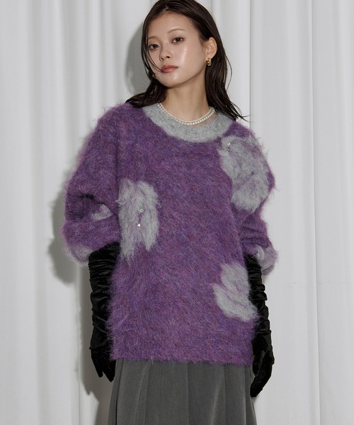 Ezick（エジック）の「rose mix shaggy knit スタッズツキフラワーシャギーニット（ニット/セーター・レディース・ブラック/パープル・FREE）」の3枚目の写真