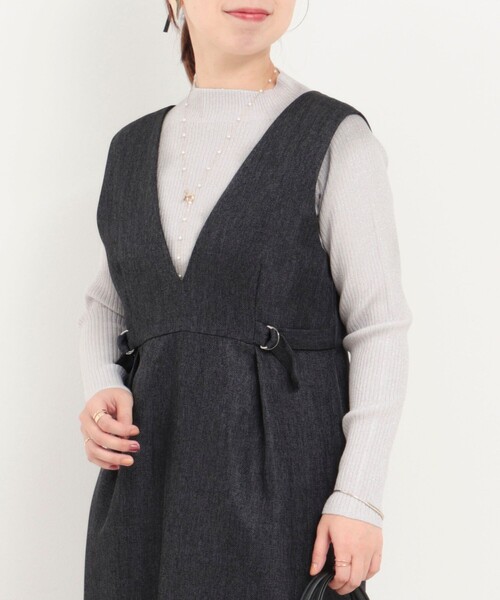 NOLLEY’S(ノーリーズ)の「メランジヘリンボンツィードサイドベルトワンピース(ワンピース・レディース・ライトグレー/チャコールグレー・38)」の4枚目の写真