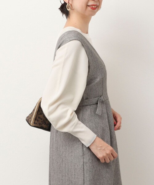 NOLLEY’S(ノーリーズ)の「メランジヘリンボンツィードサイドベルトワンピース(ワンピース・レディース・ライトグレー/チャコールグレー・38)」の10枚目の写真